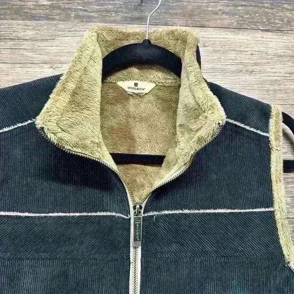 Woolrich Black Line Vest Women’s Size Medium - Picture 3 of 5